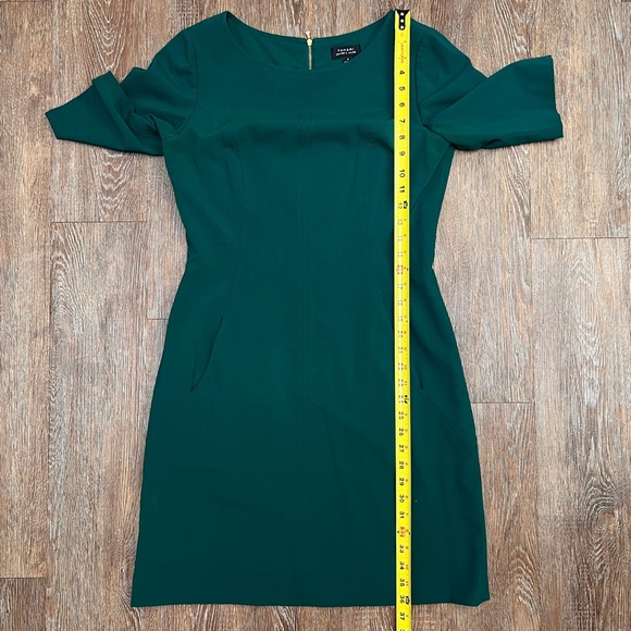 Tahari Arthur S. Levine Emerald Green Gold Zip Sheath Dress | Size 8 - Picture 6 of 8
